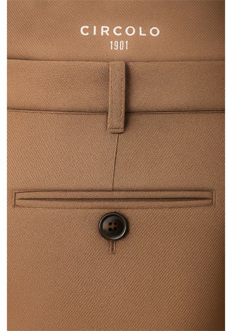 Pantaloni Uomo CIRCOLO 1901 con Pences in Piquet  Colore Mud CIRCOLO 1901 | Pantaloni | CN4663766